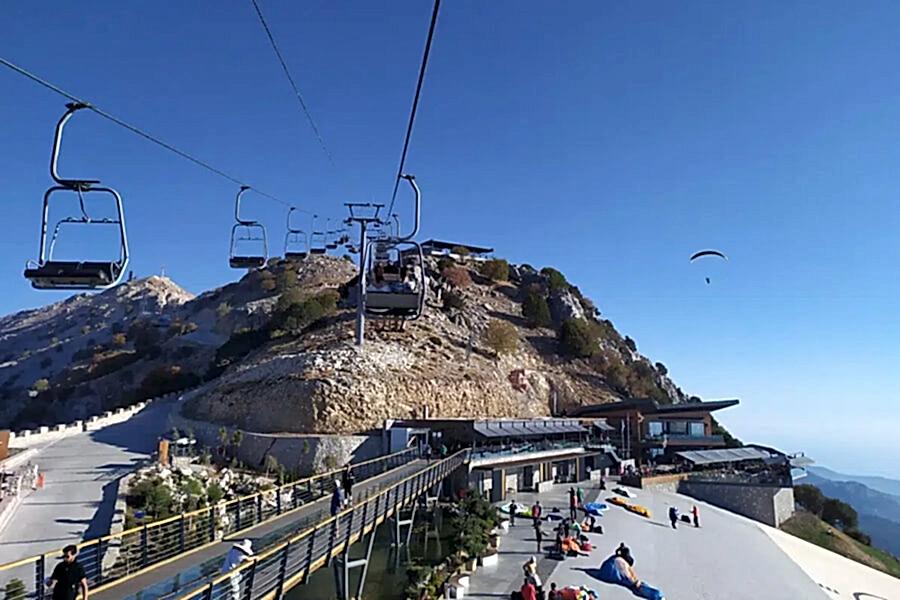 Teleferikle Ölüdeniz’den Babadağ’ın zirvesine çıkın