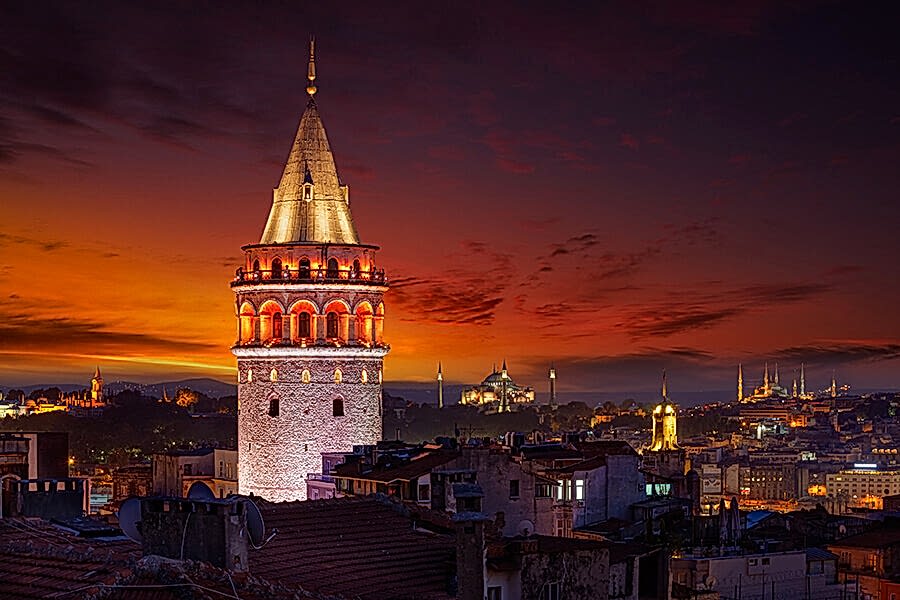 Galata Kulesi’nden İstanbul’u seyredin!